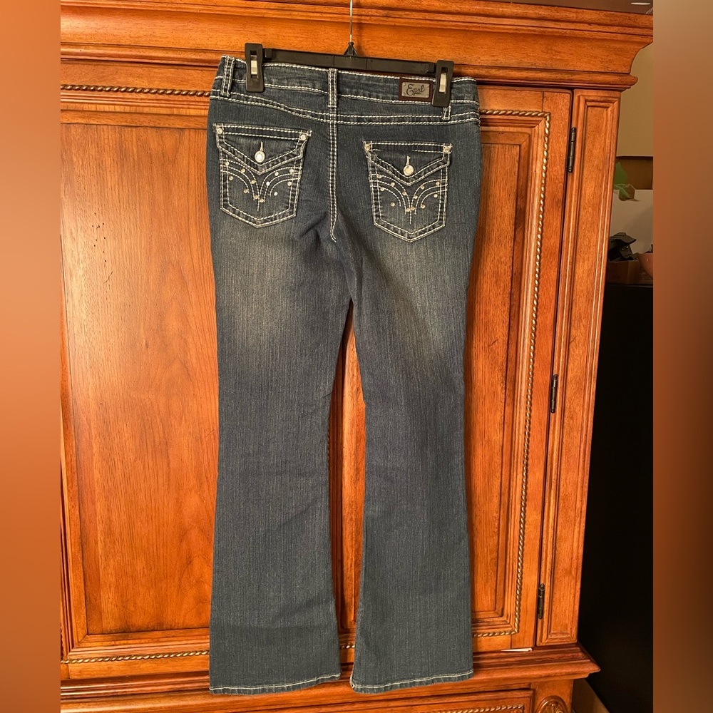 Juniors Size 7 dark wash bootcut Jeans